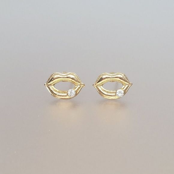 Hearts & Kisses Earrings Set - Picture 3 of 3